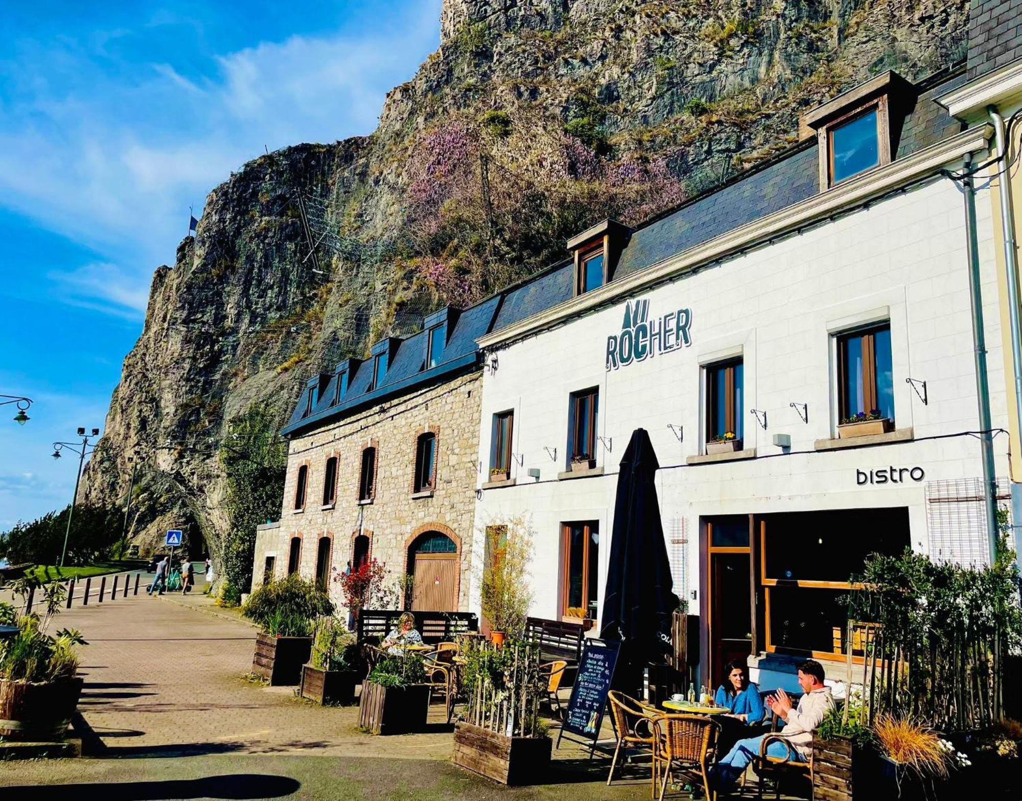 Au Rocher Dinant Bagian luar foto